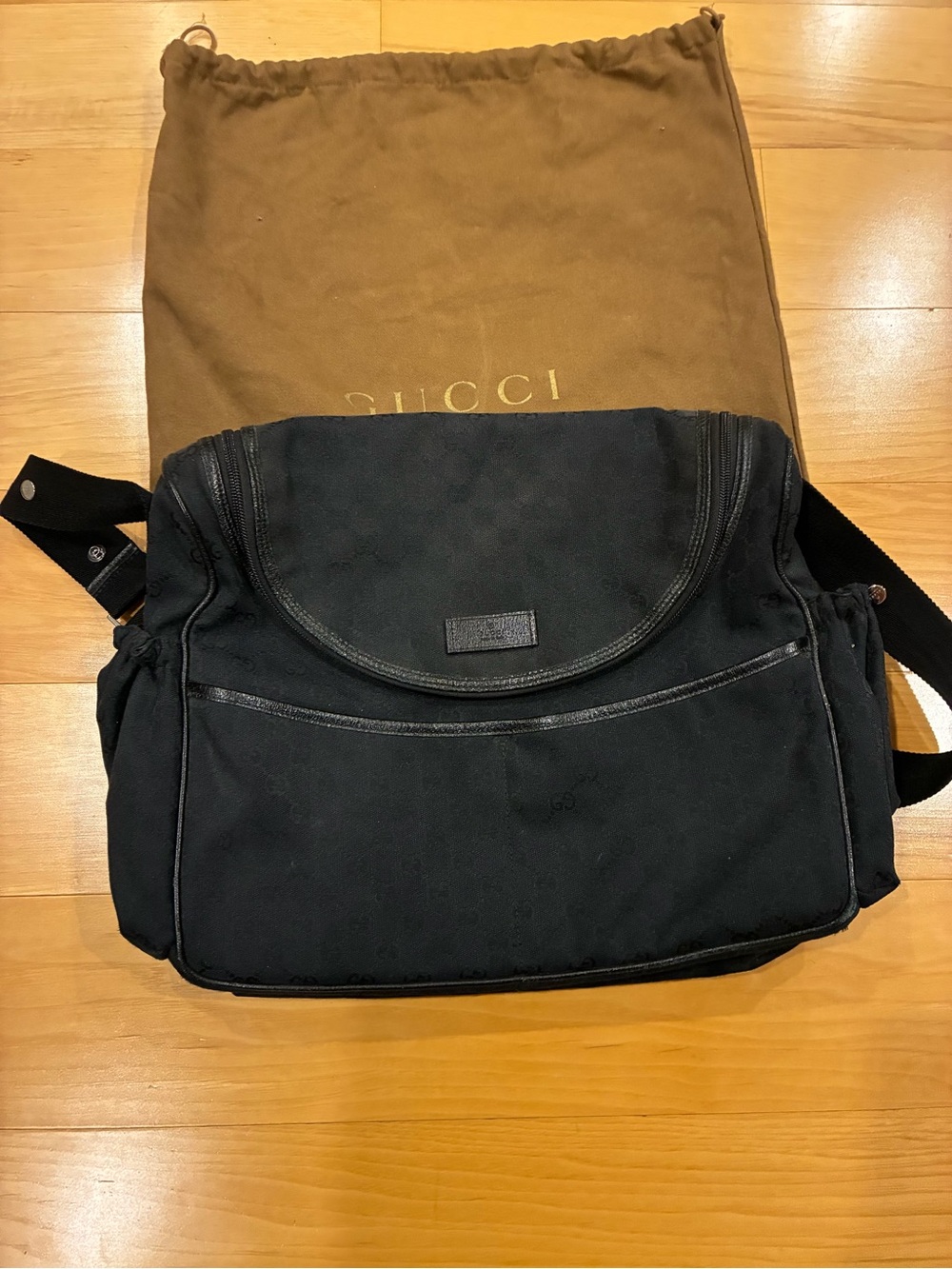 Gucci Black Baby Bag in Messenger Style